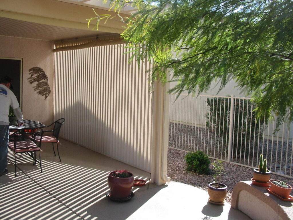 Lattice_Privacy_Wall_Liberty_Awnings_&_Shades_03.JPG