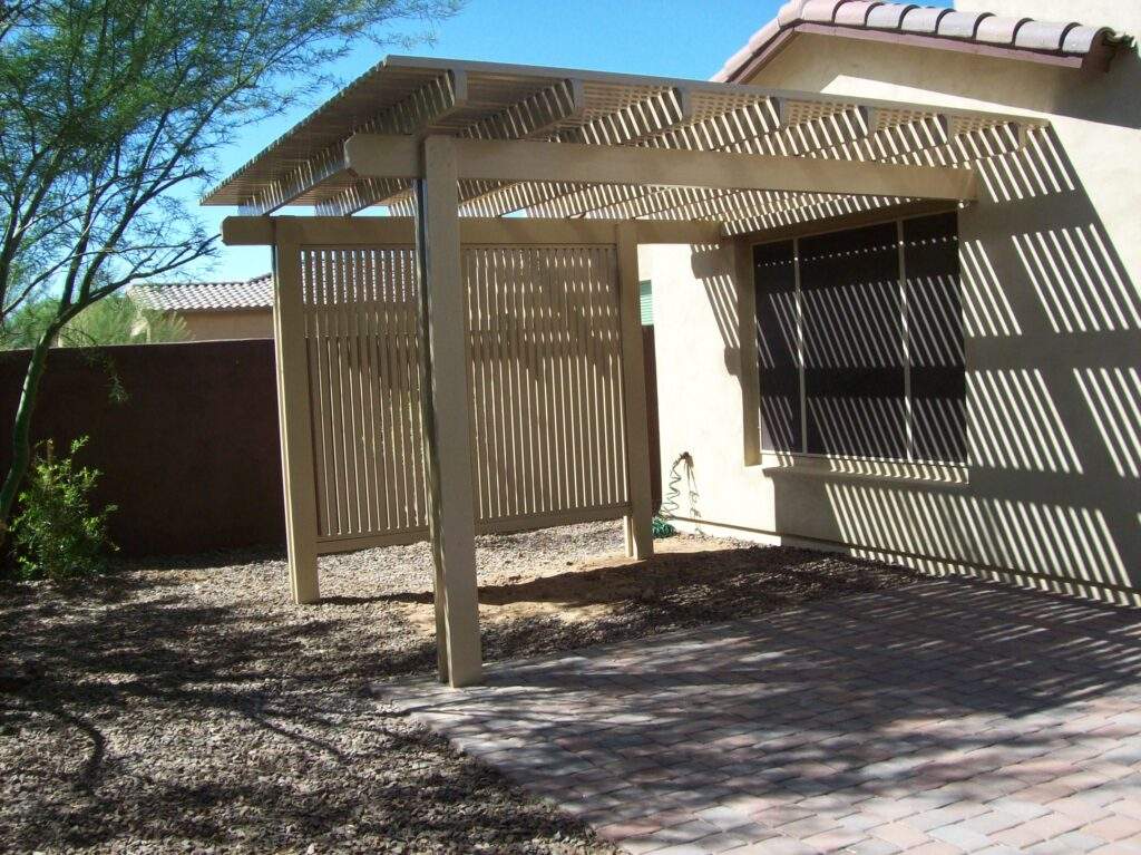 Lattice_Privacy_Wall_Liberty_Awnings_&_Shades_08.JPG