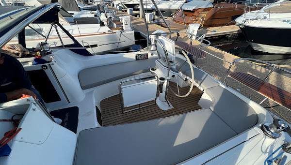marine-liberty-boat-cushions-pillows